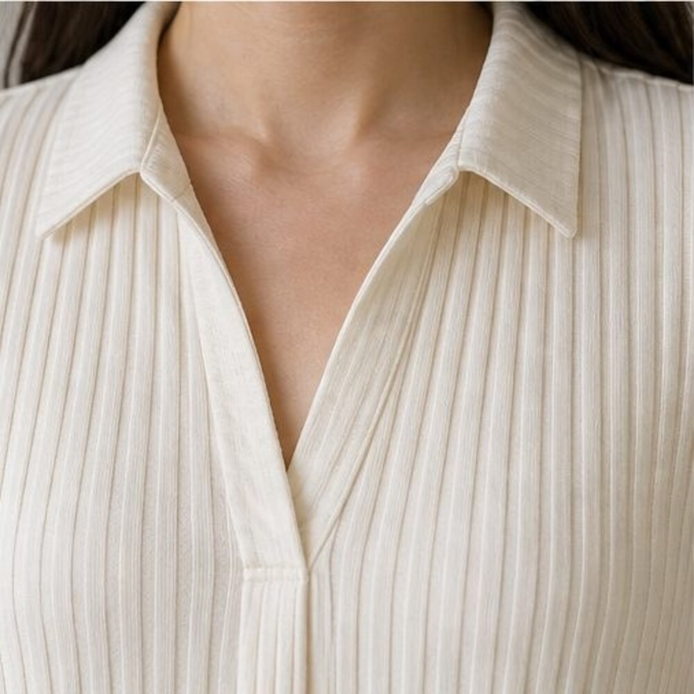 Ivory V Neck Top - Picture 4 of 6